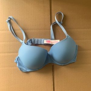 PINK Lightly Lined Wear Everywhere Bra